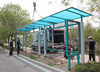 阳光板应用于公交站系统